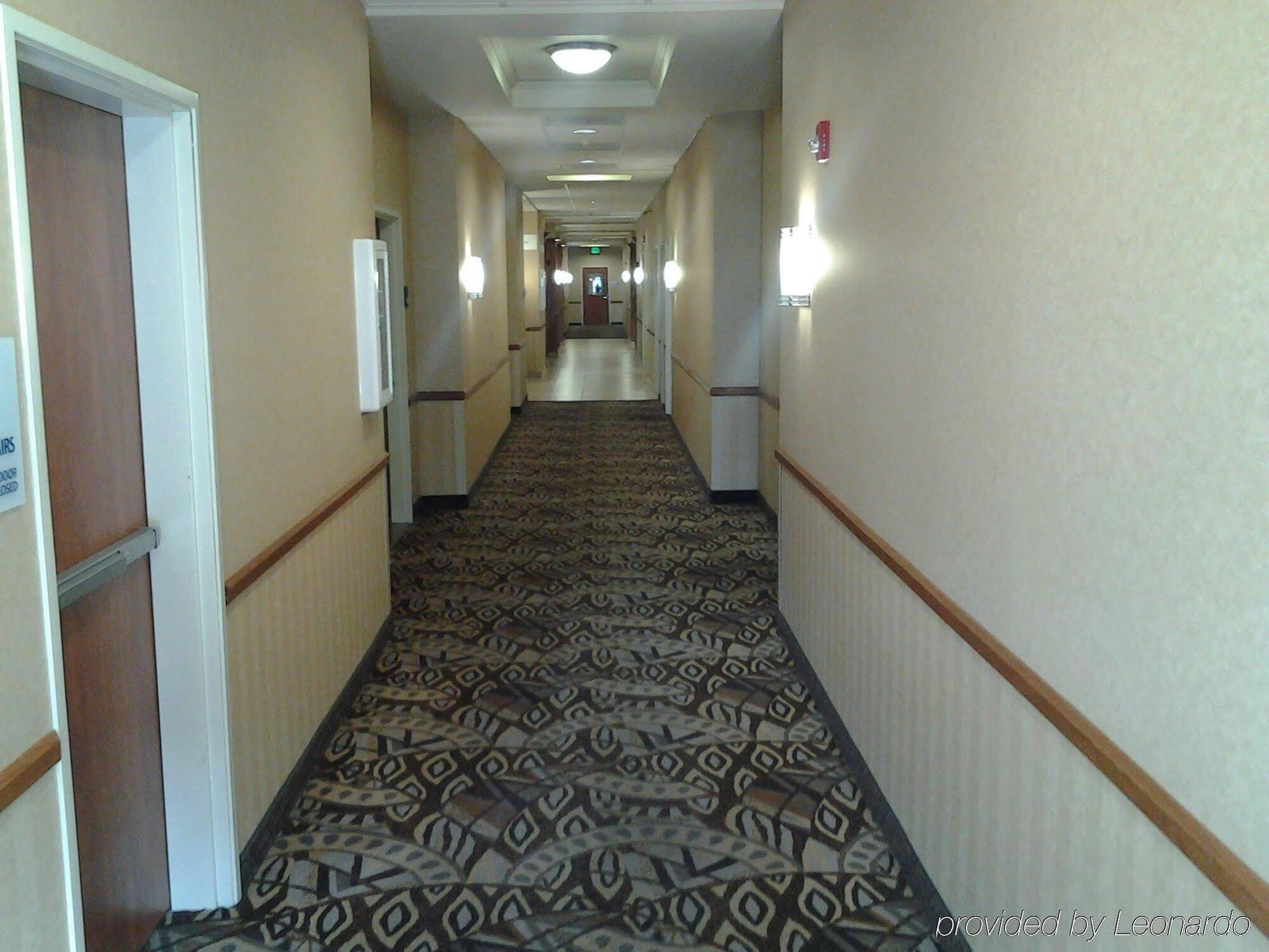 Holiday Inn Express & Suites Klamath Falls Central By Ihg Екстер'єр фото